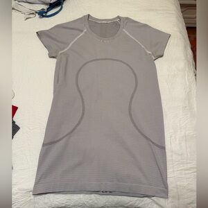 Lulu lemon workout top size 8. 
Like new